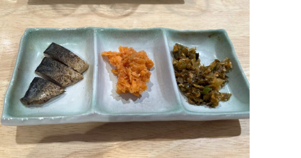 浜松町 浅野日本酒店 角打ちで追加注文した酒肴三種盛と日本酒